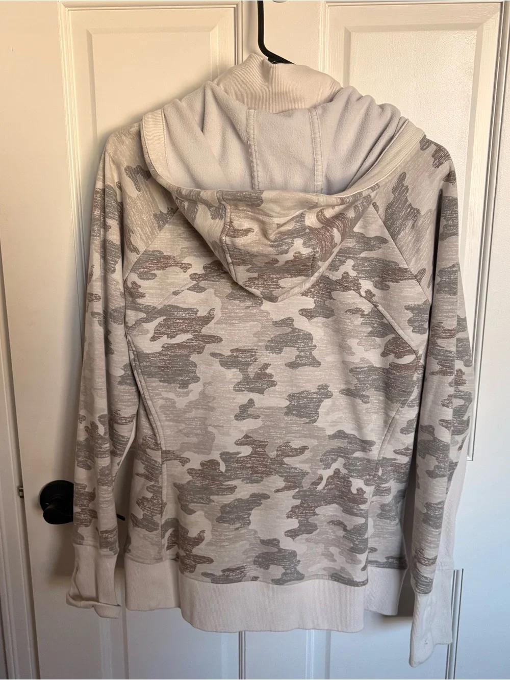 Athleta Triumph Printed Camo Hoodie Sweatshirt Jacket Activewear